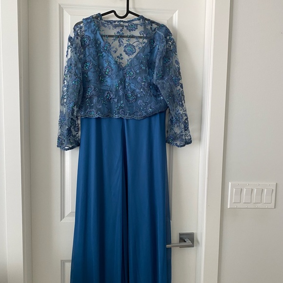 Party dress, mother of the bride/groom, or cocktail. - Picture 3 of 3